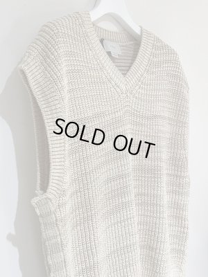 画像2: YOKE（ヨーク） オーバーサイズ Vネックニットベスト アイボリー