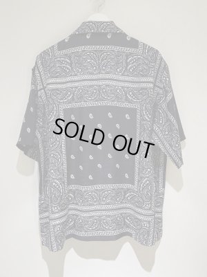 画像7: UNUSED（アンユーズド） レーヨン×シルク バンダナ柄ショートスリーブシャツ ブラック