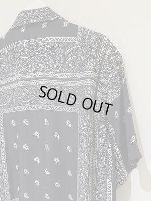画像8: UNUSED（アンユーズド） レーヨン×シルク バンダナ柄ショートスリーブシャツ ブラック
