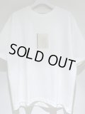 YOKE（ヨーク） Newman Embroidered  T-shirt（ニューマン エンブロイダードTシャツ） ホワイト