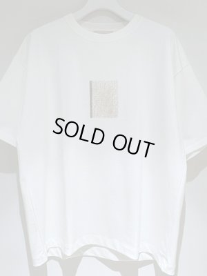 画像1: YOKE（ヨーク） Newman Embroidered  T-shirt（ニューマン エンブロイダードTシャツ） ホワイト