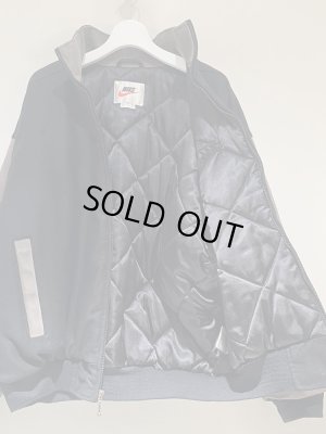 画像15: ユーロヴィンテージ 90s NIKE（ナイキ） レザースリーブ ロゴワッペン スタジャン ブラック×グレー