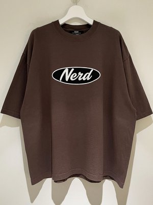 画像1: ESSAY（エッセイ） Drop Shoulder Nerd T-Shirt（ドロップショルダー ナード Tシャツ） ブラウン