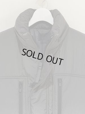 画像4: YOKE（ヨーク） Multi Pocket Puffer Coat PRIMALOFT（マルチポケット パファーコート プリマロフト） チャコール