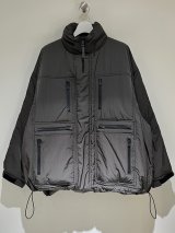 YOKE（ヨーク） Multi Pocket Puffer Coat PRIMALOFT（マルチポケット パファーコート プリマロフト） チャコール