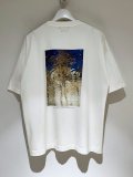 YOKE（ヨーク） Photo print Organic cotton T-shirt by TARO MIZUTANI（フォトプリントオーガニックコットンTシャツ by水谷太郎） ホワイト