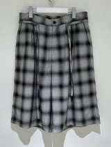ESSAY（エッセイ） 3tucked Crop Shorts（3タック クロップショーツ） グレーチェック