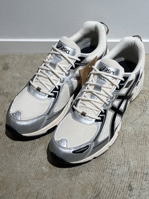 画像1: asics（アシックス） GEL VENTURE6（ゲルベンチャー6） アイボリー×シルバー