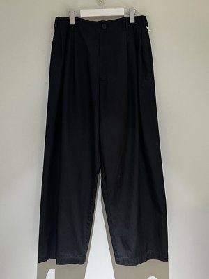画像1: YOKE（ヨーク） Cotton Gabardine 3pleated Wide Trousers（コットンギャバジン 3プリーティドワイドトラウザーズ） ブラック