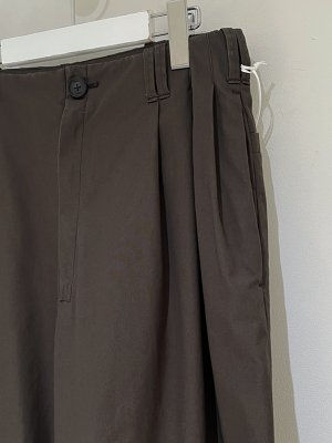 画像3: YOKE（ヨーク） Cotton Gabardine 3pleated Wide Trousers（コットンギャバジン 3プリーティドワイドトラウザーズ） ブラウン