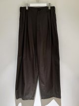YOKE(ヨーク) Cotton Gabardine 3pleated Wide Trousers(コットンギャバジン 3プリーティドワイドトラウザーズ) ブラウン