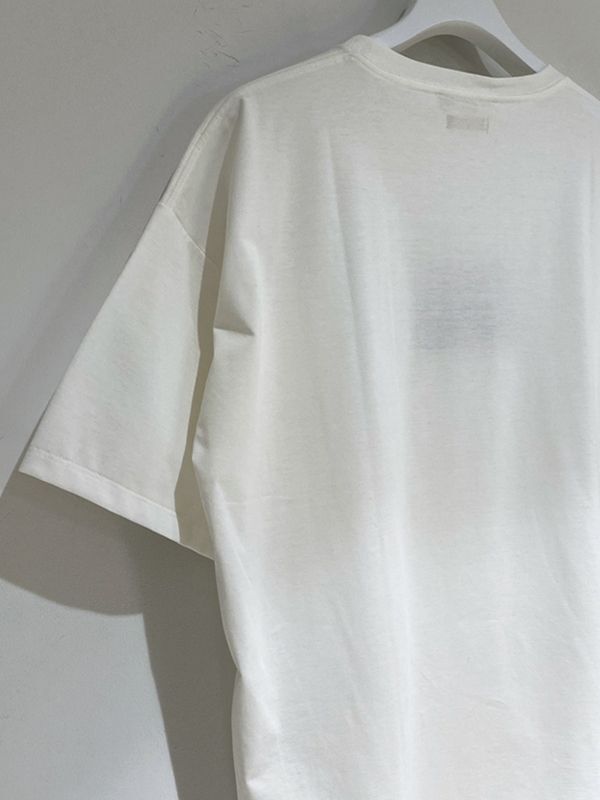 YOKE（ヨーク） モランディ エンブロイダードTシャツ ホワイト - margin