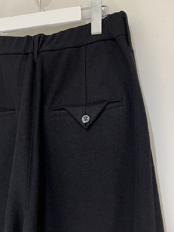 ANCELLM（アンセルム） Wool Wide Easy Tuck Slacks（ウールワイドイージータックスラックス） ブラック - margin